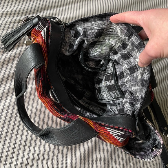 DC Bags mini-bumblebee convertible day bag - Picture 4 of 8